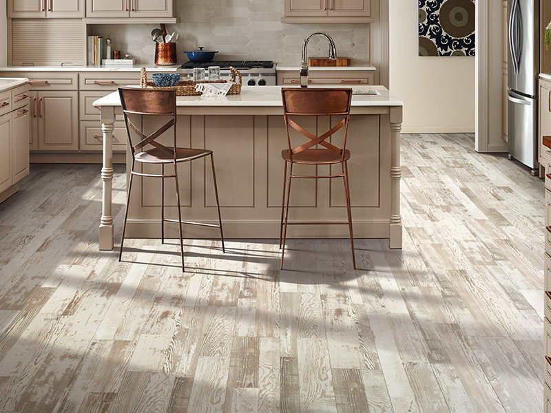 Selecting the perfect dining room flooring is an essential yet sometimes overlooked aspect of home design.